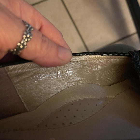 Prada (authentic) loafers with bow with gold accents - Picture 3 of 4